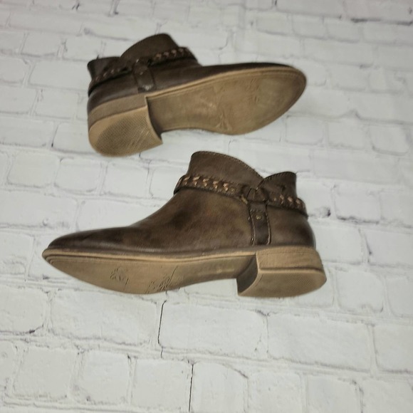 Rox Surf Co. Zippered Slip On Bootie Size 7 - Picture 4 of 11